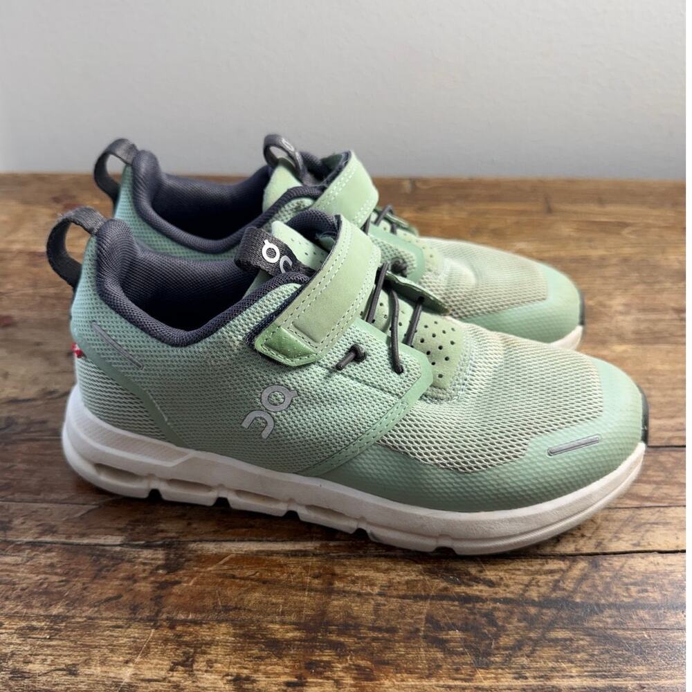 On Running Kids On Cloud Sage running shoes size 1.5
